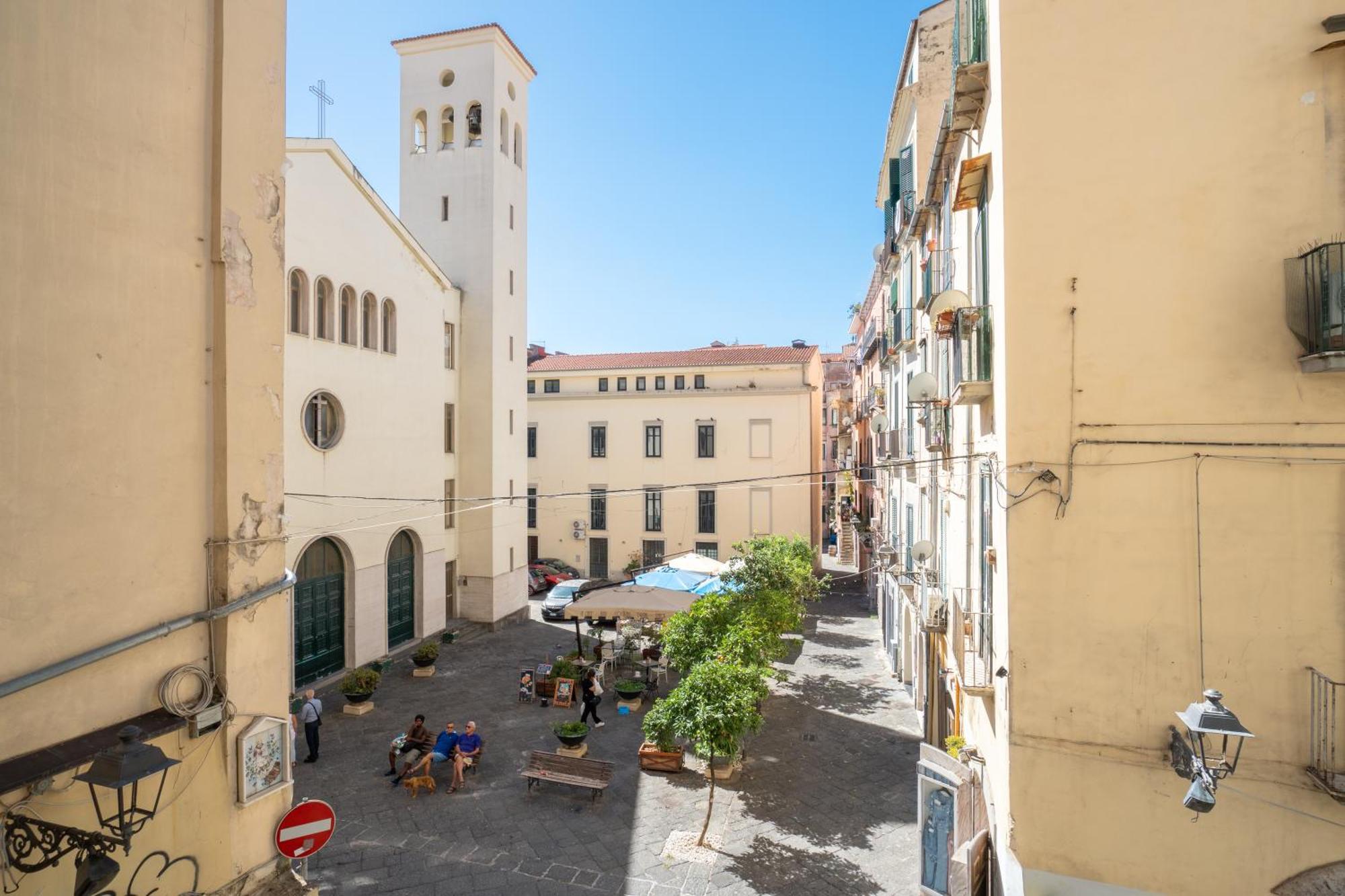 Casa Vacanza Angelina Via Mercanti Centro Storico Σαλέρνο Εξωτερικό φωτογραφία
